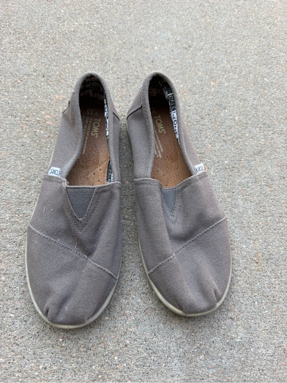 TOMS Kids Slip-On Moccasins in Gray Canvas
